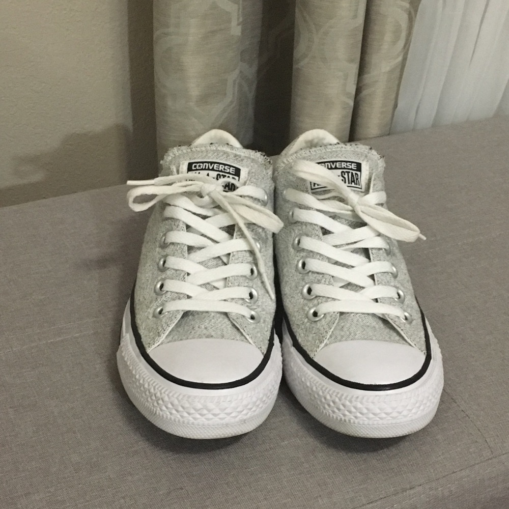 Shoes - Picture 2 of 3